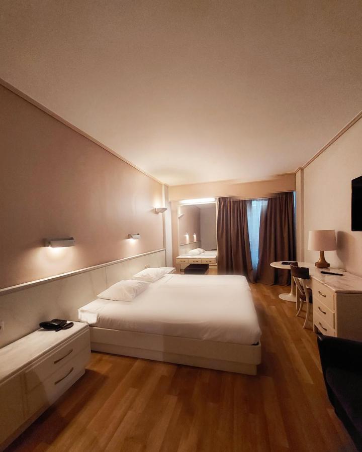 Hotel Astir Patras Esterno foto